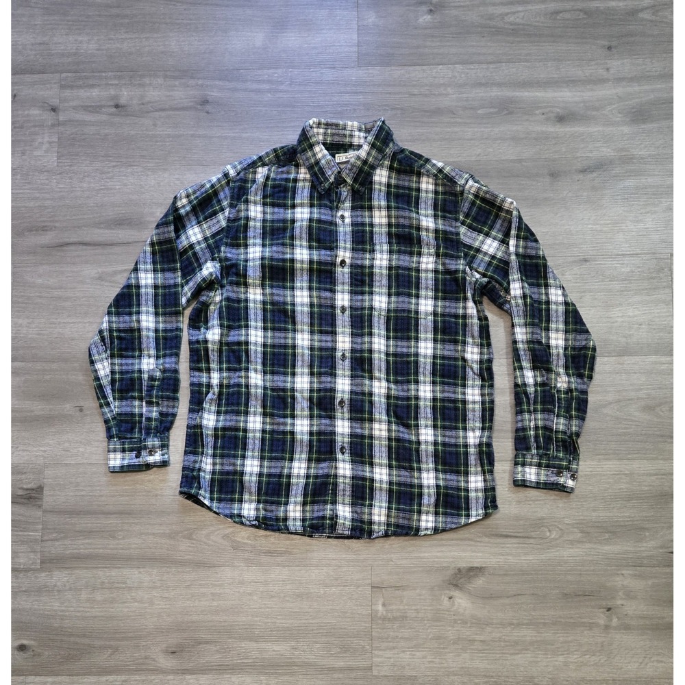 L.L. Bean Traditional Fit Men's Medium Plaid Flannel Button-Down Shirt